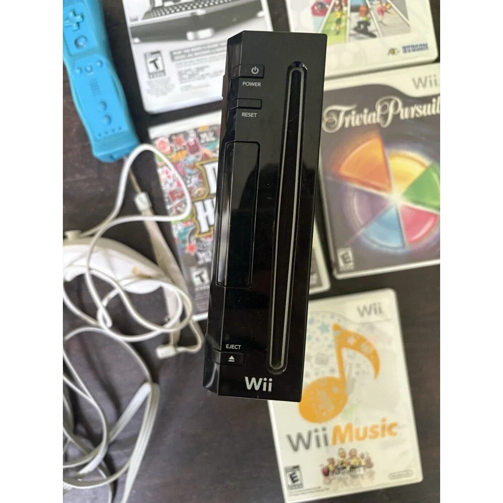 Nintendo Wii Console Bundle Black RVL-101 w/ Controller Nunchuck 5 Games Wires